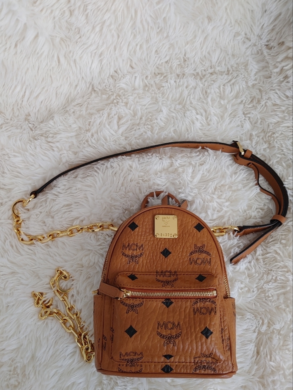 MCM Viesto Monogram Canvas Leather Convertible Bag - Picture 11 of 16